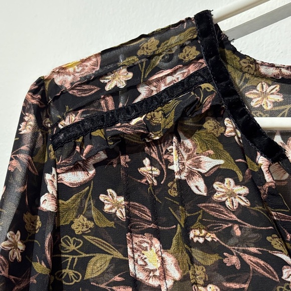 🎉4/30$🎉 Dex Black Floral Long Sleeve Dress - Picture 3 of 7